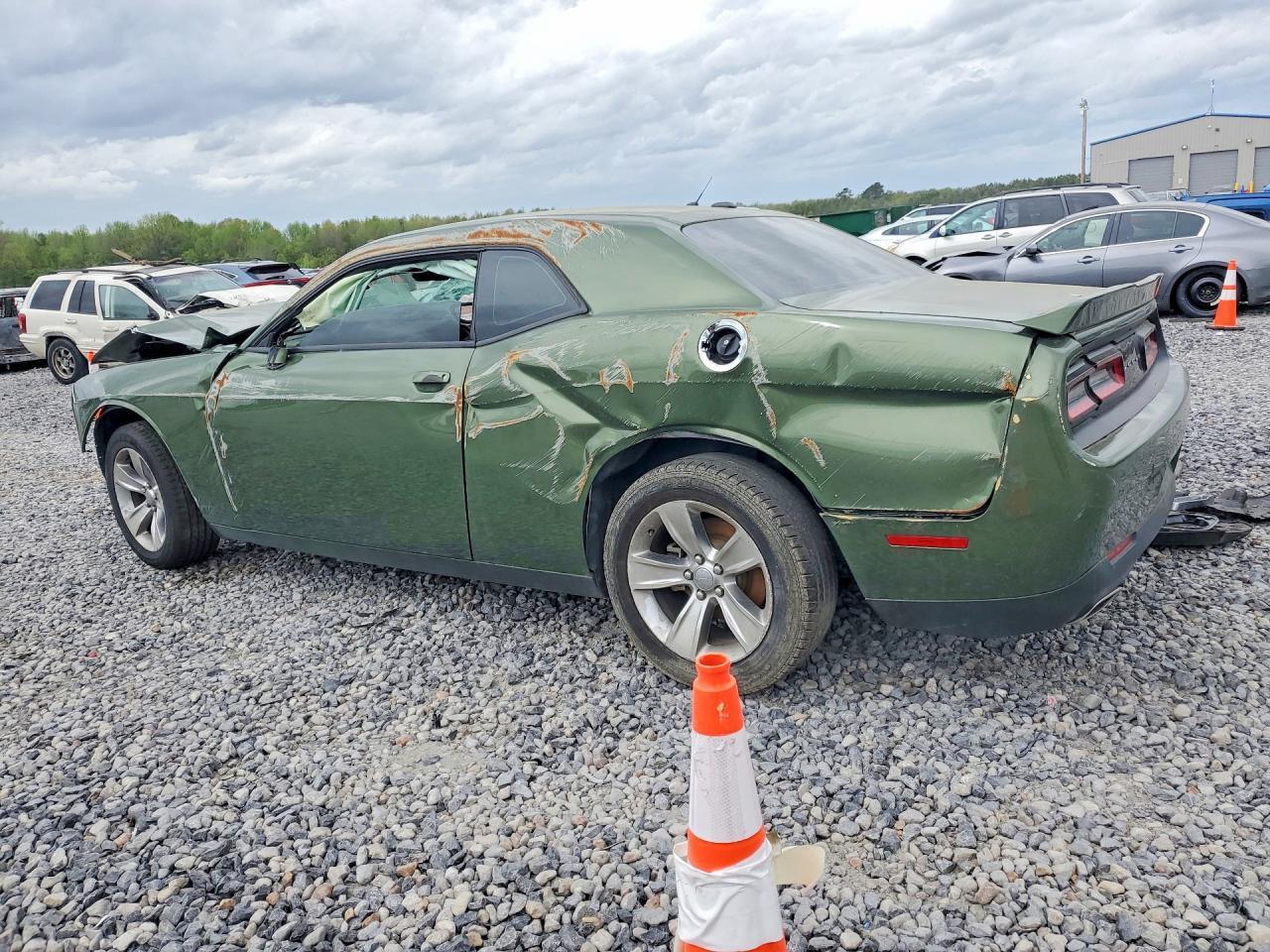 2021 Dodge Challenger Sxt - zdjęcie 2