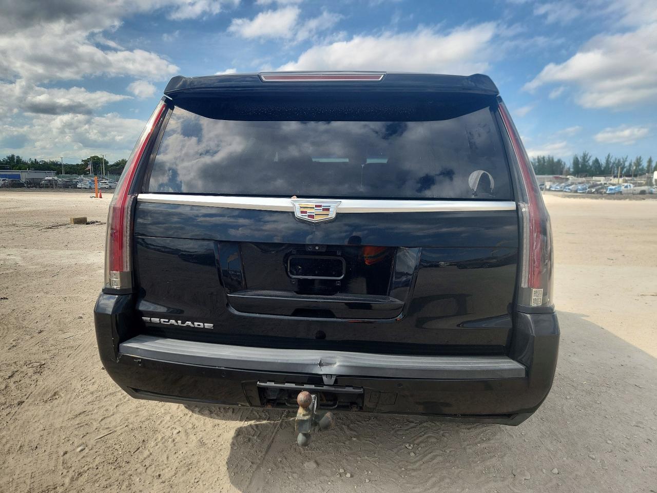 2018 Cadillac Escalade Luxury - zdjęcie 6