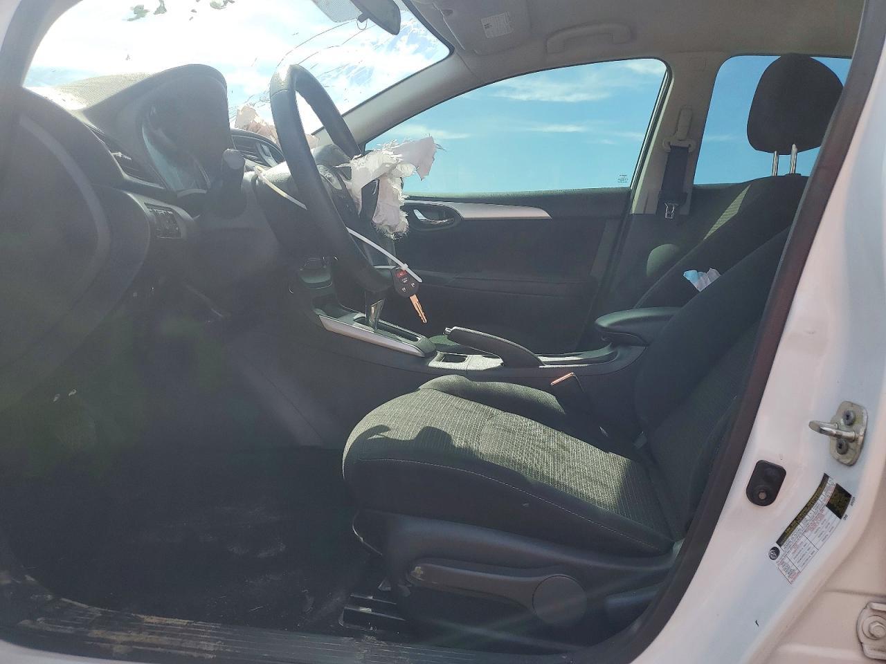 2019 Nissan Sentra S - zdjęcie 7