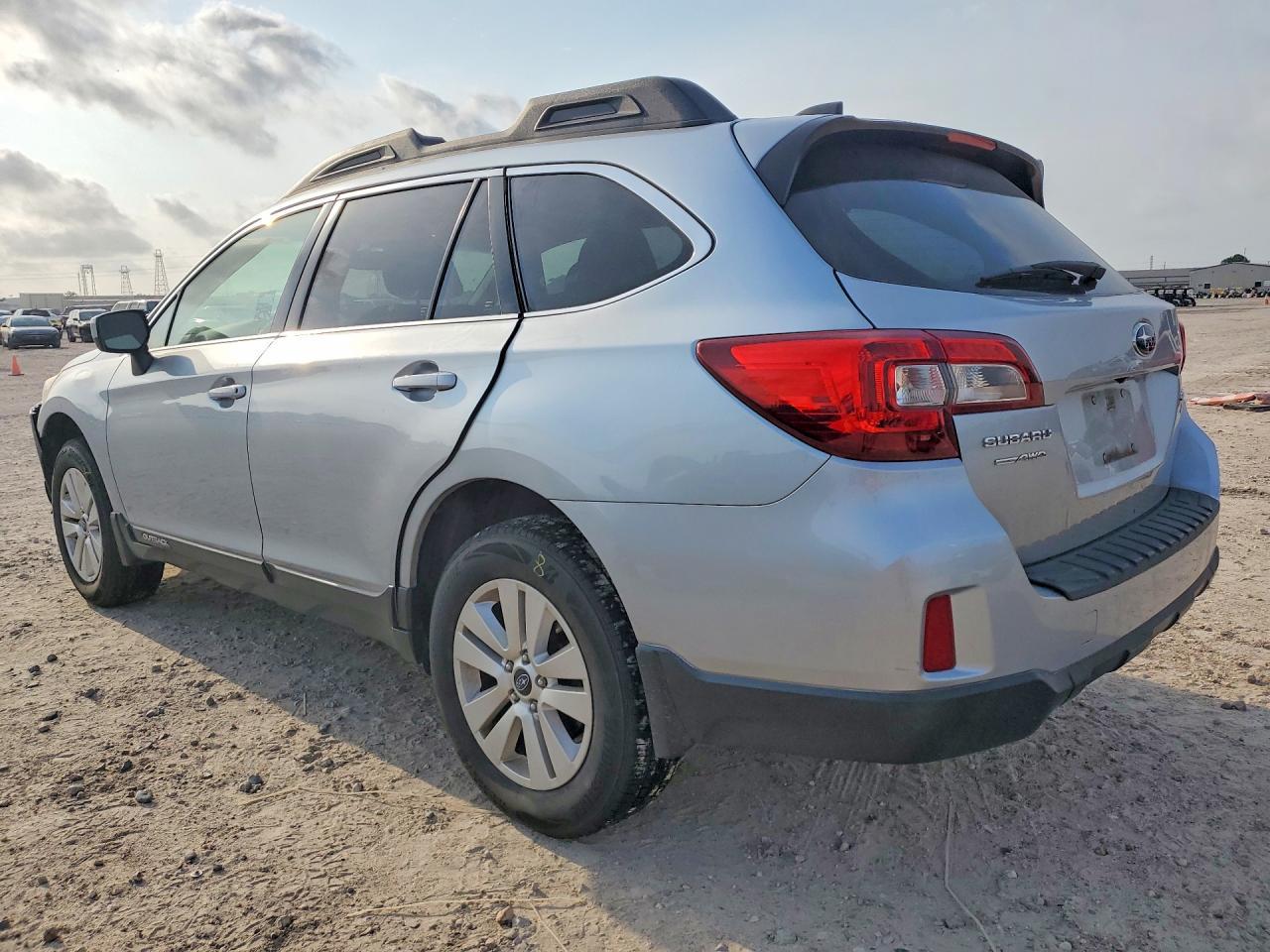2017 Subaru Outback 2.5I Premium - zdjęcie 2