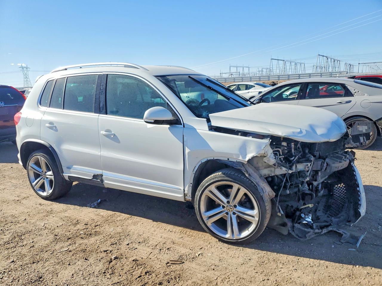 2016 Volkswagen Tiguan S - zdjęcie 4
