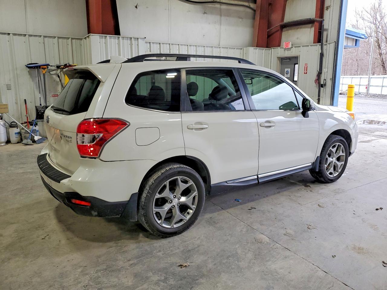 2016 Subaru Forester 2.5I Touring - zdjęcie 3