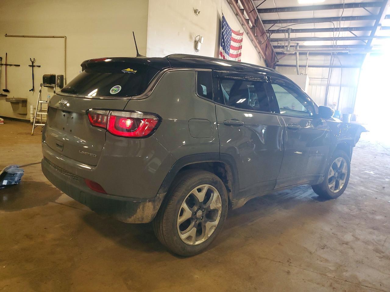 2020 Jeep Compass Limited - zdjęcie 3