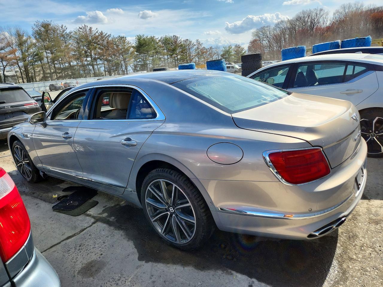 2024 Bentley Flying Spur - zdjęcie 2