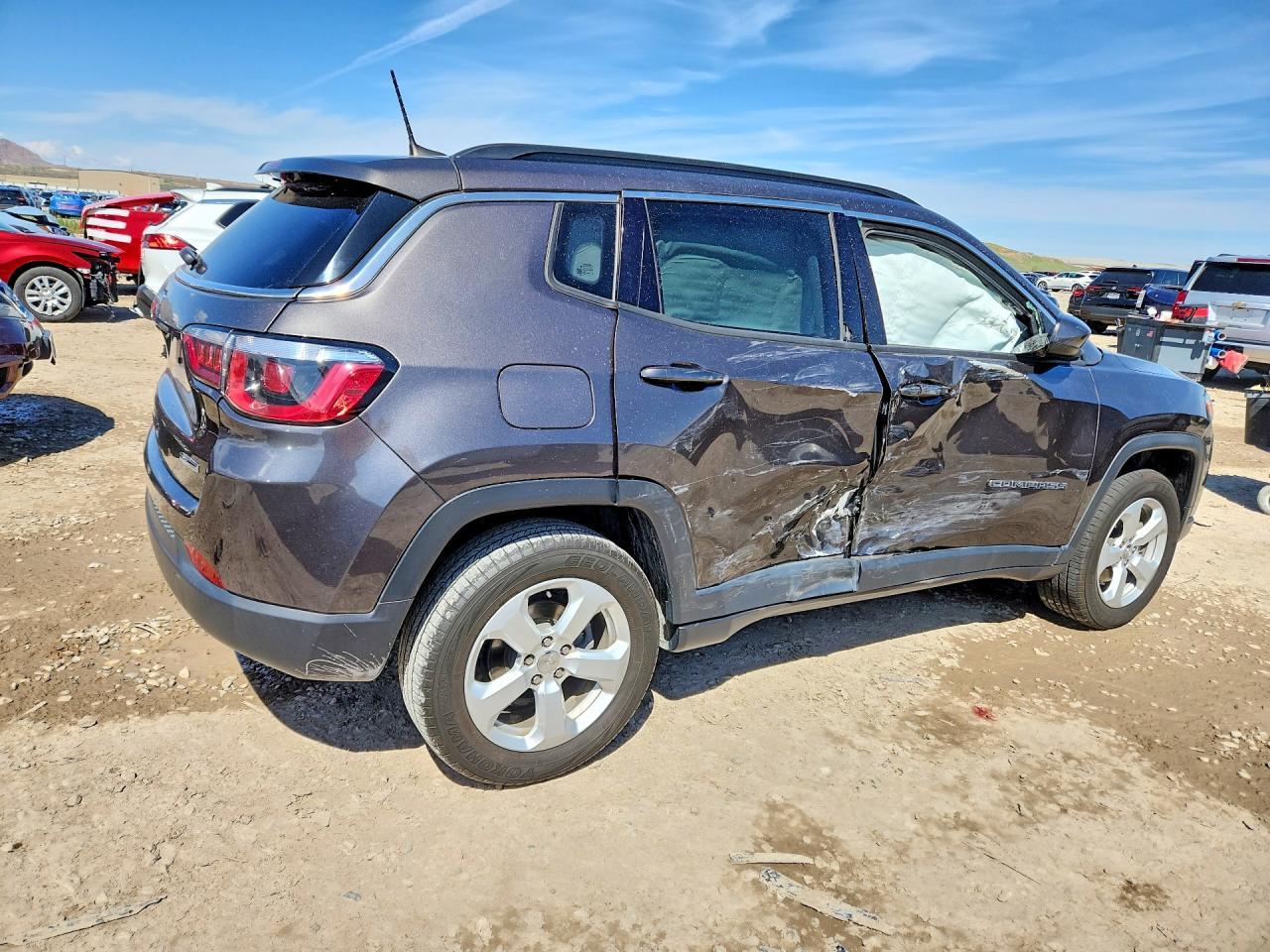 2018 Jeep Compass Latitude - zdjęcie 3