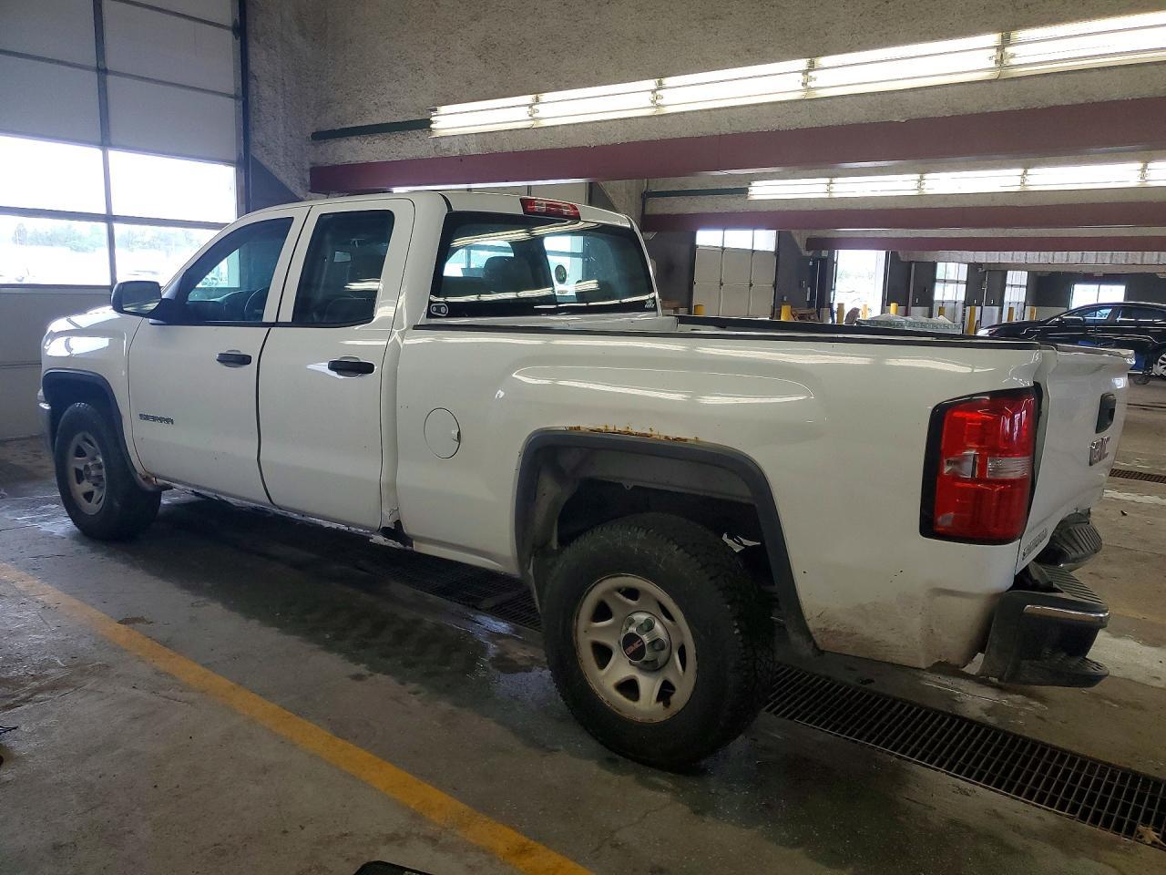 2016 GMC Sierra C1500 - zdjęcie 2