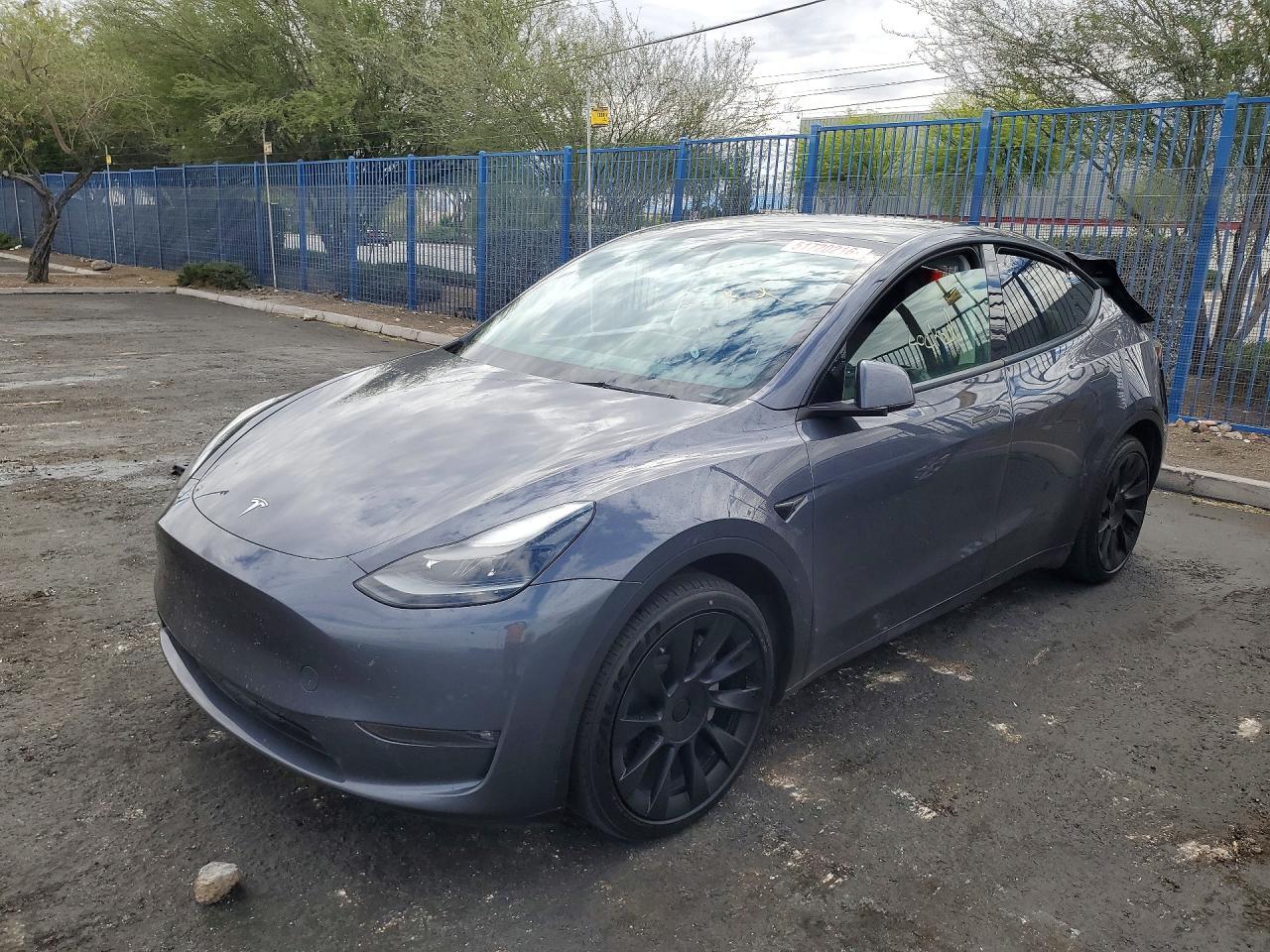 2023 Tesla Model Y - zdjęcie główne