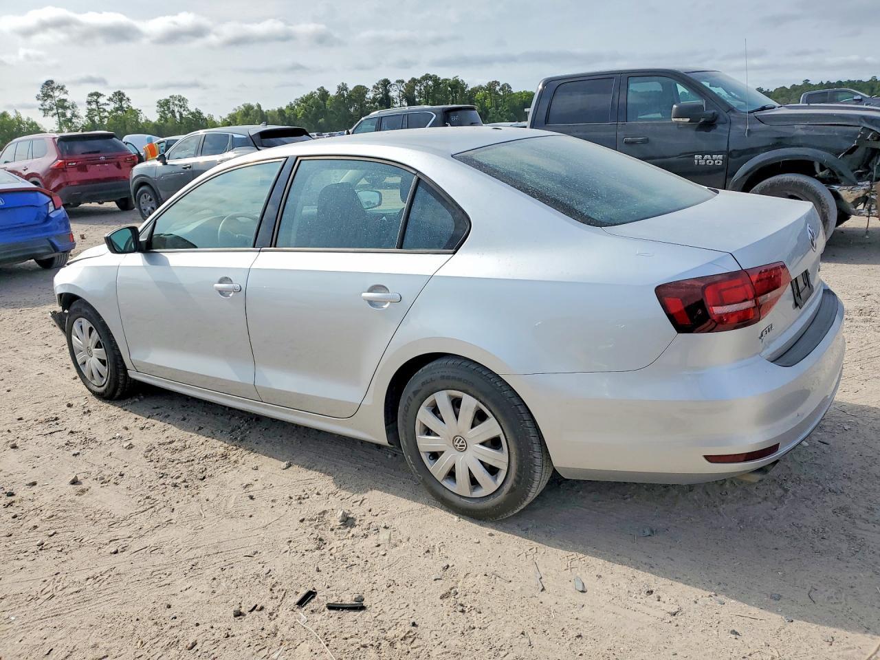 2016 Volkswagen Jetta S - zdjęcie 2
