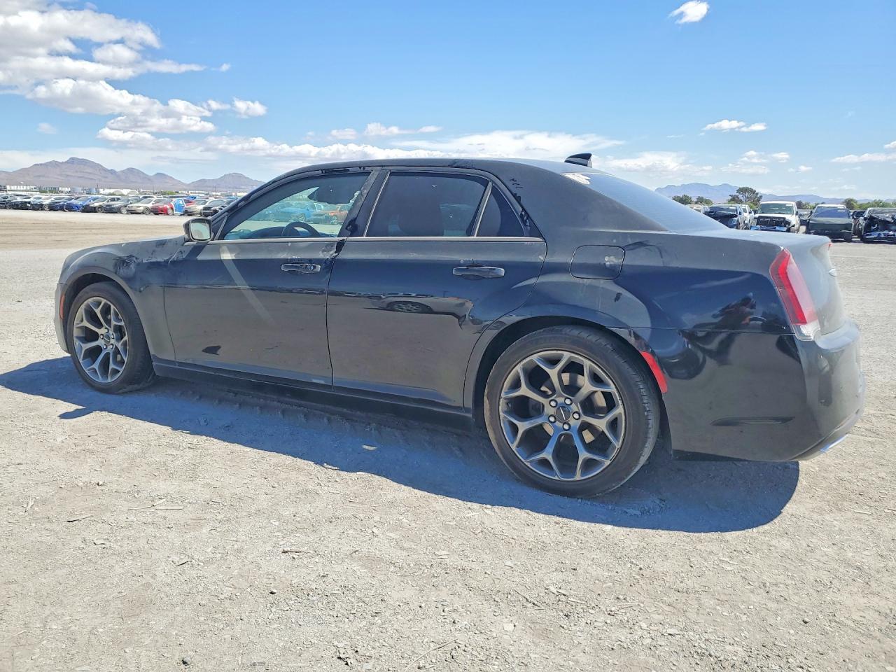 2015 Chrysler 300 S - zdjęcie 2