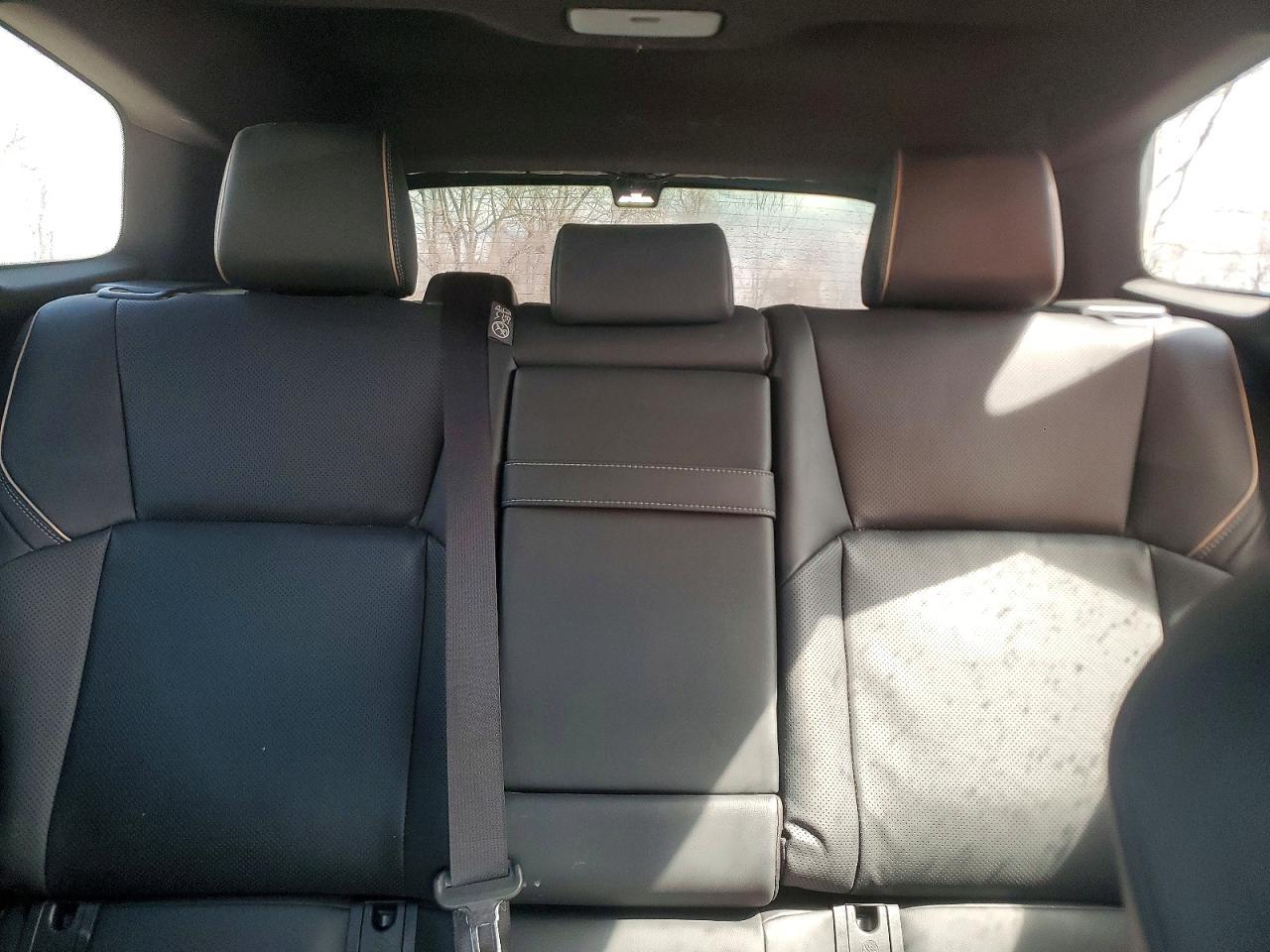 2025 Toyota Crown Signia Limited - zdjęcie 10