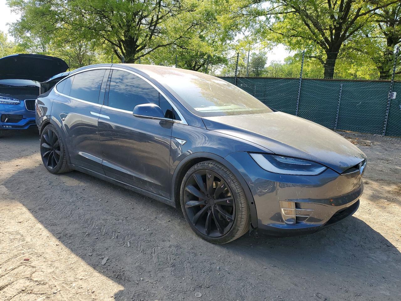 2016 Tesla Model X - zdjęcie 4