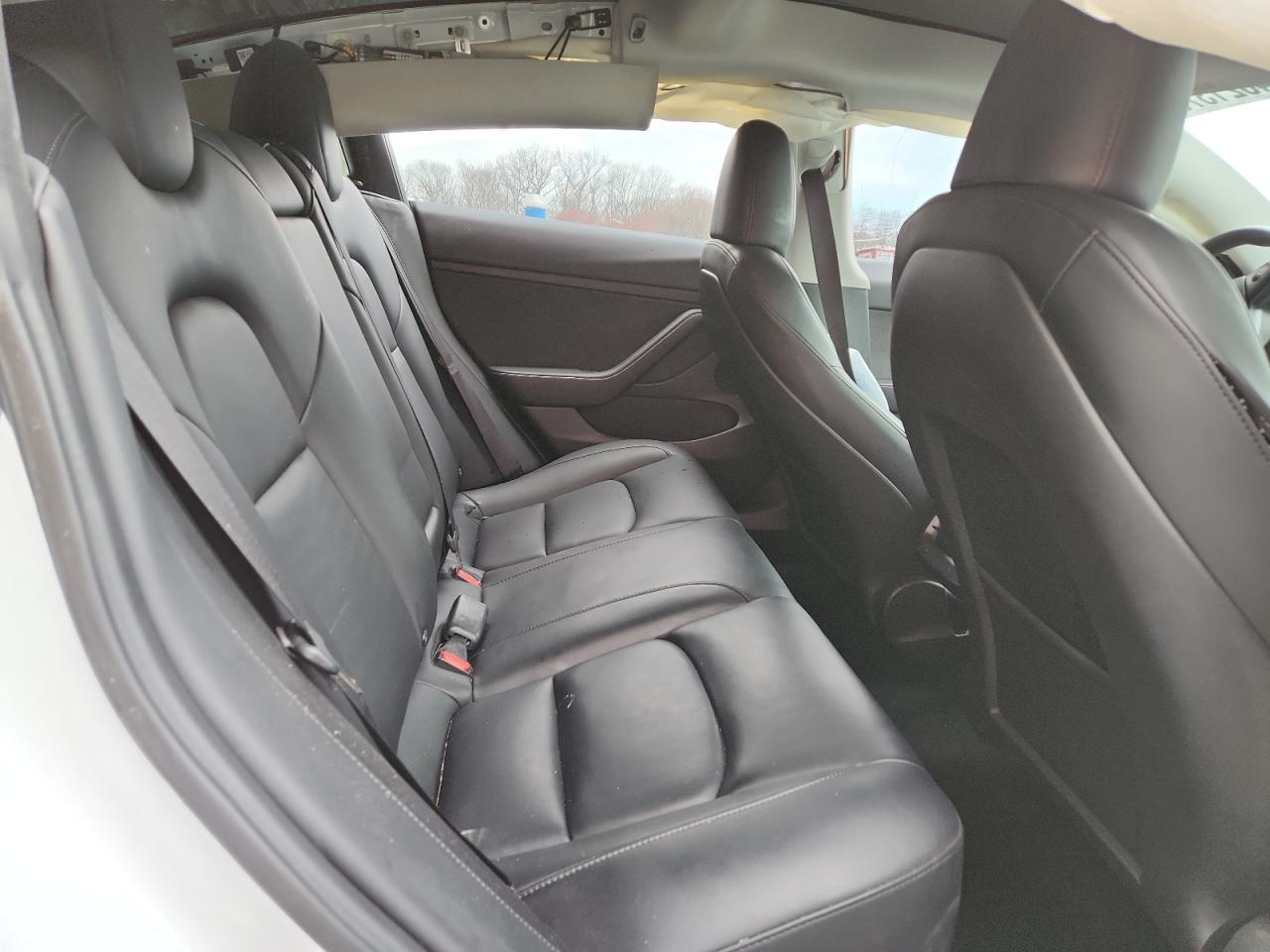 2023 Tesla Model 3 - zdjęcie 10