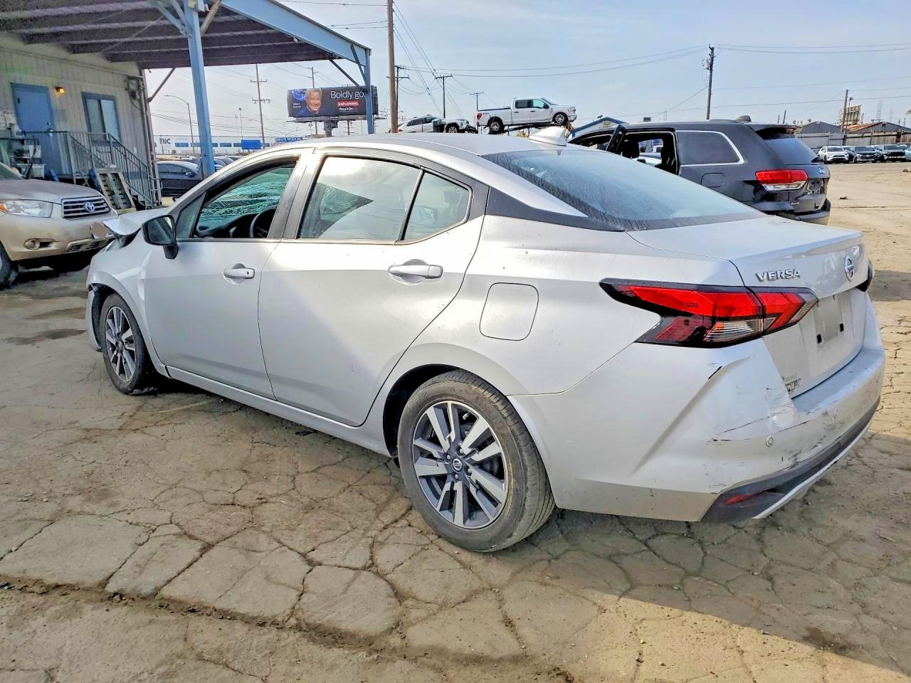 2020 Nissan Versa Sv - zdjęcie 2