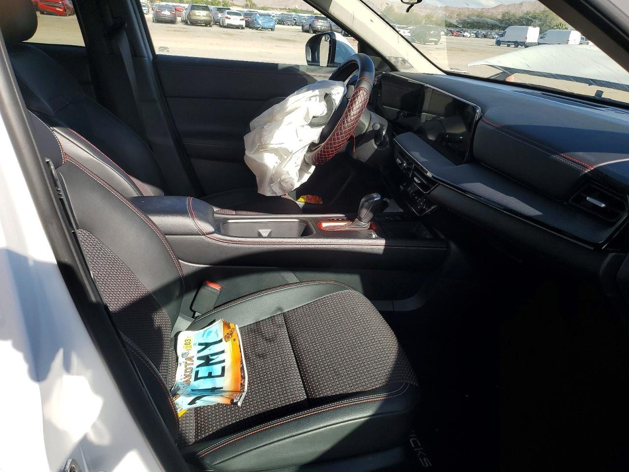 2025 Nissan Kicks Sr - zdjęcie 13