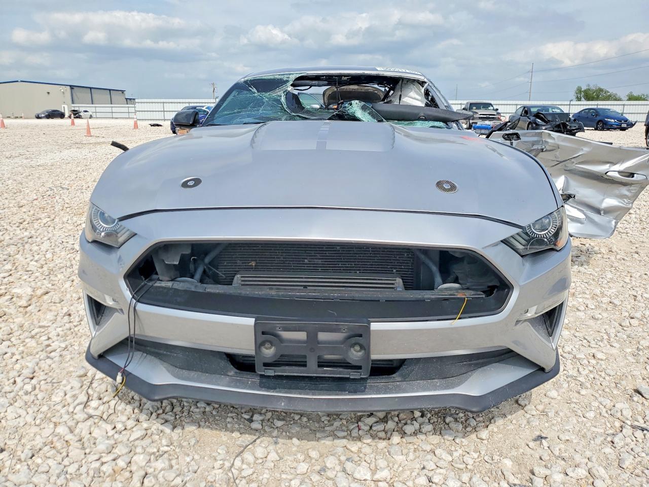 2020 Ford Mustang - zdjęcie 5