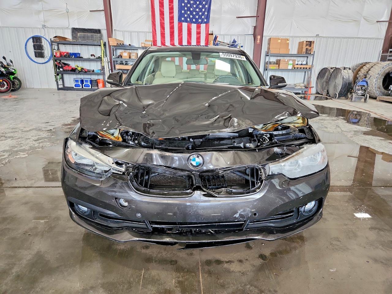 2016 BMW 320 I - zdjęcie 5