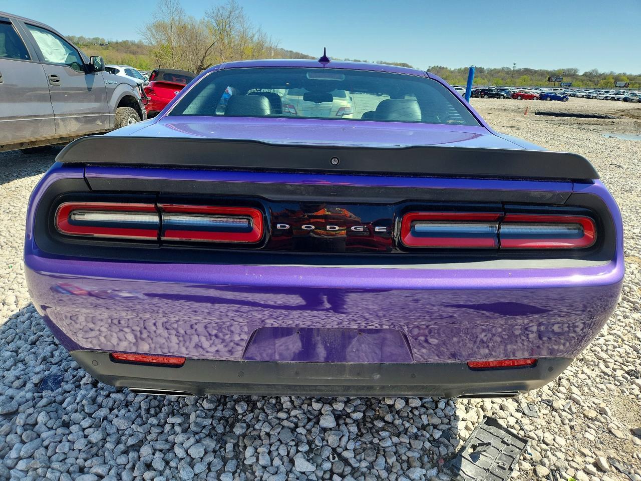 2016 Dodge Challenger R - zdjęcie 6