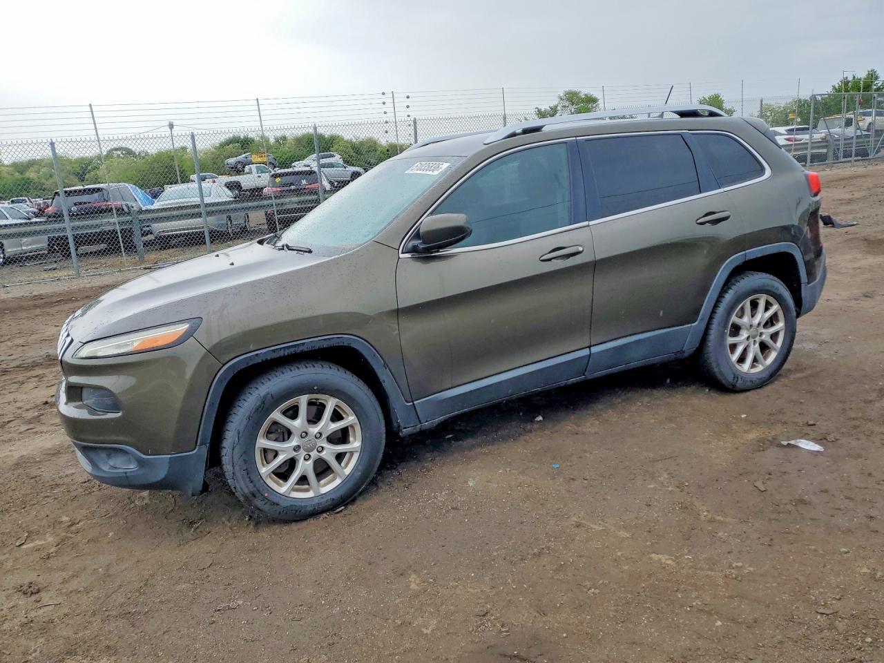 2015 Jeep Cherokee Latitude - zdjęcie główne