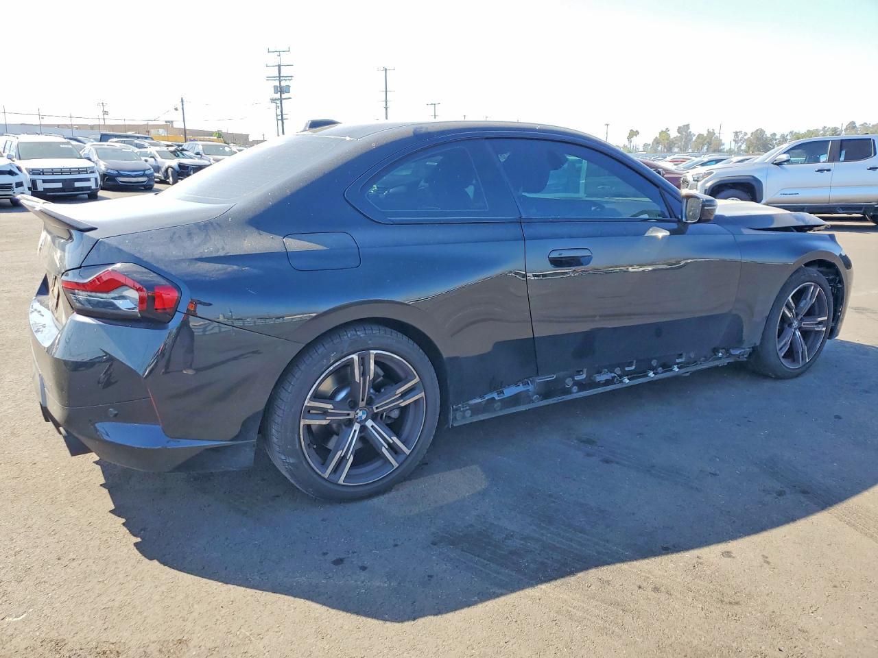 2025 BMW 230I - zdjęcie 3