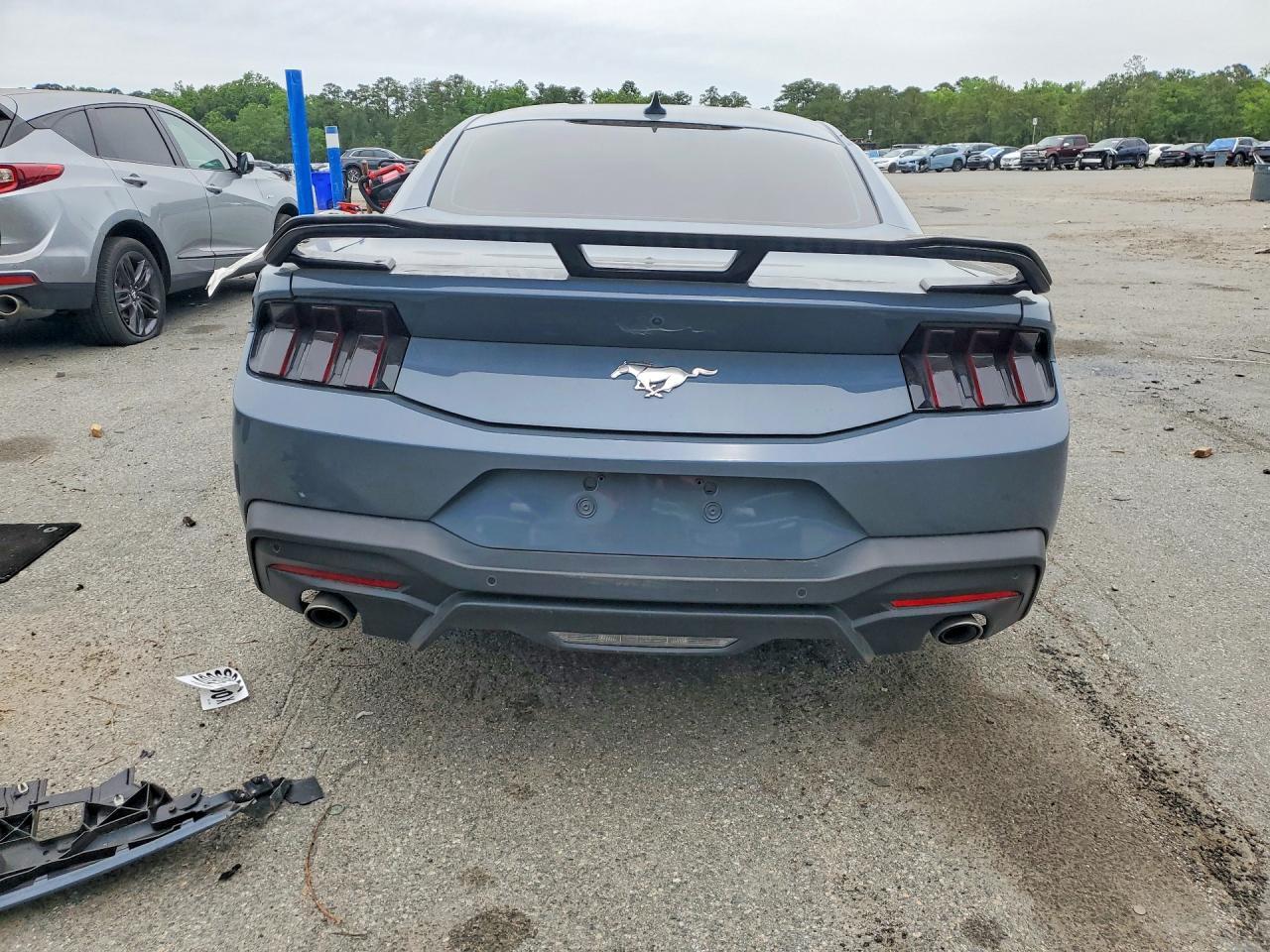 2024 Ford Mustang - zdjęcie 6