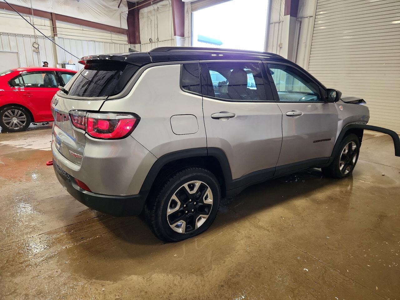 2018 Jeep Compass Trailhawk - zdjęcie 3