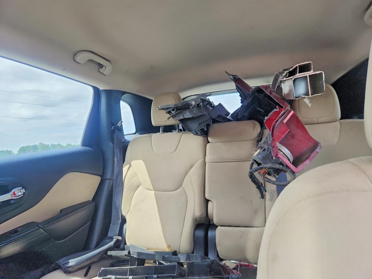 2016 Jeep Cherokee Latitude - zdjęcie 10