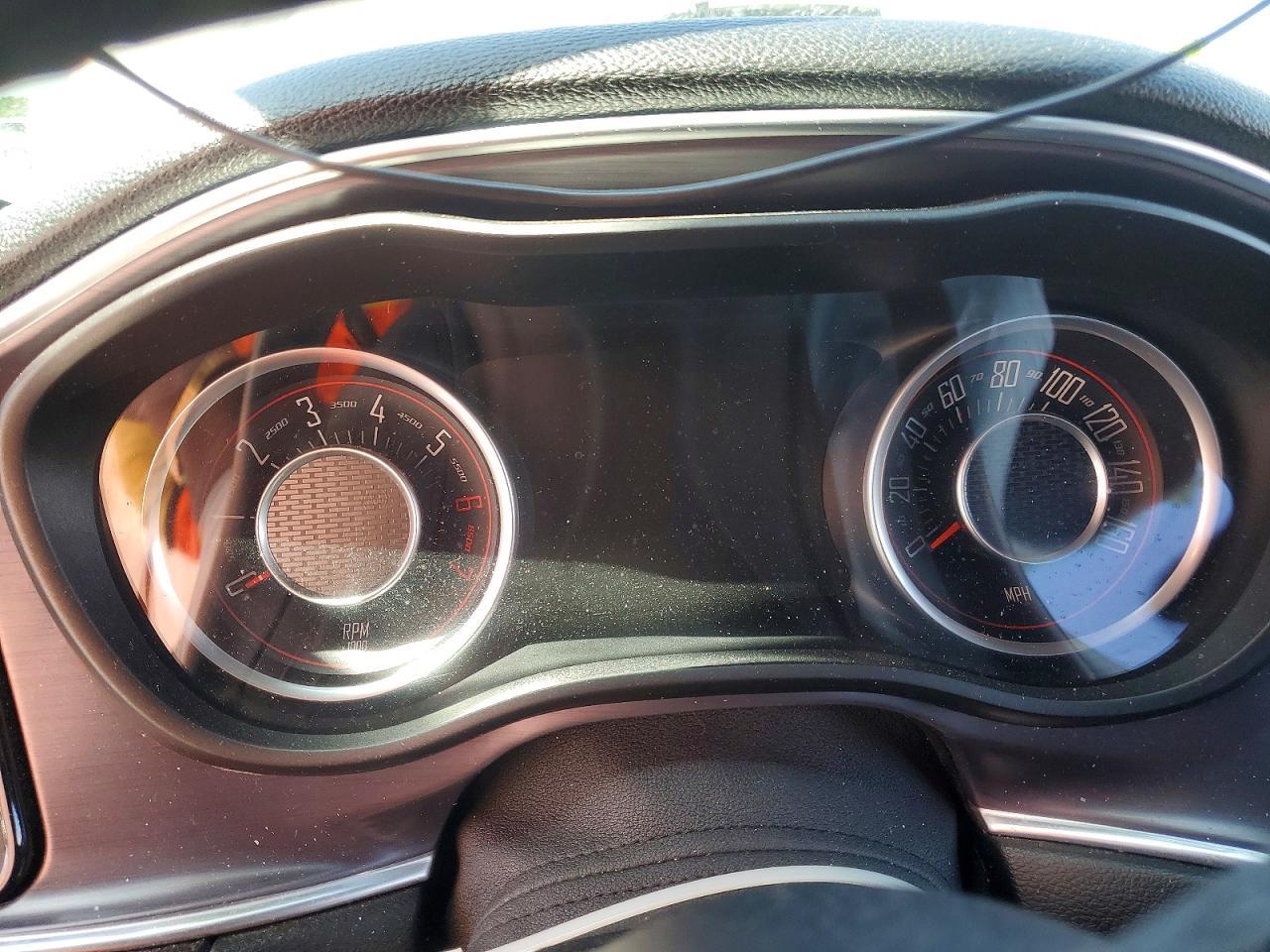 2016 Dodge Challenger R - zdjęcie 9