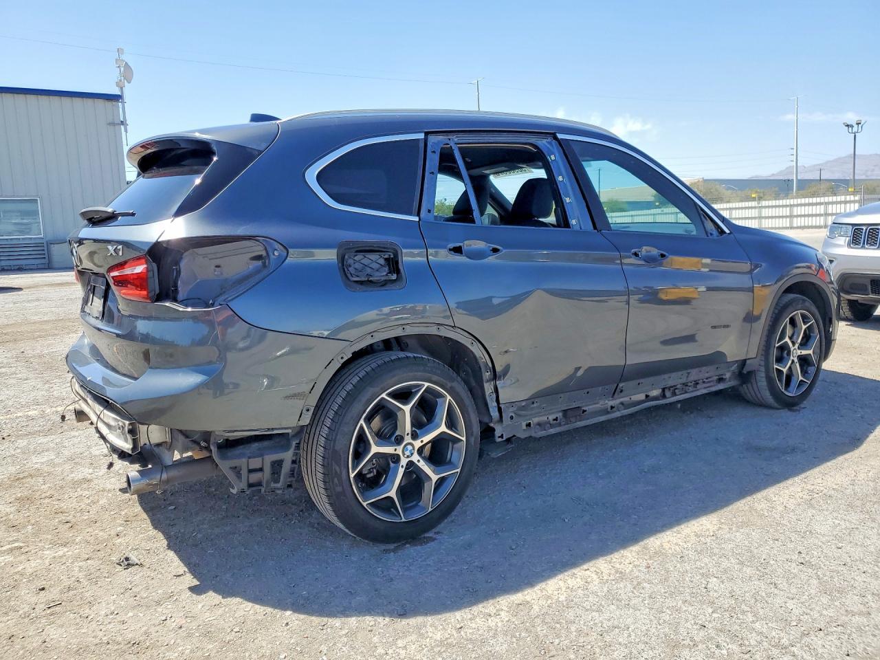 2017 BMW X1 Sdrive28I - zdjęcie 3