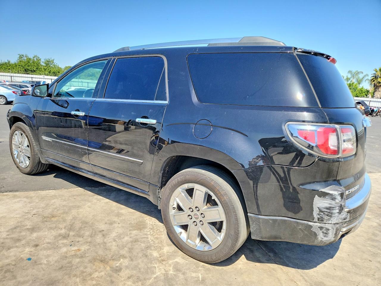 2016 GMC Acadia Denali - zdjęcie 2