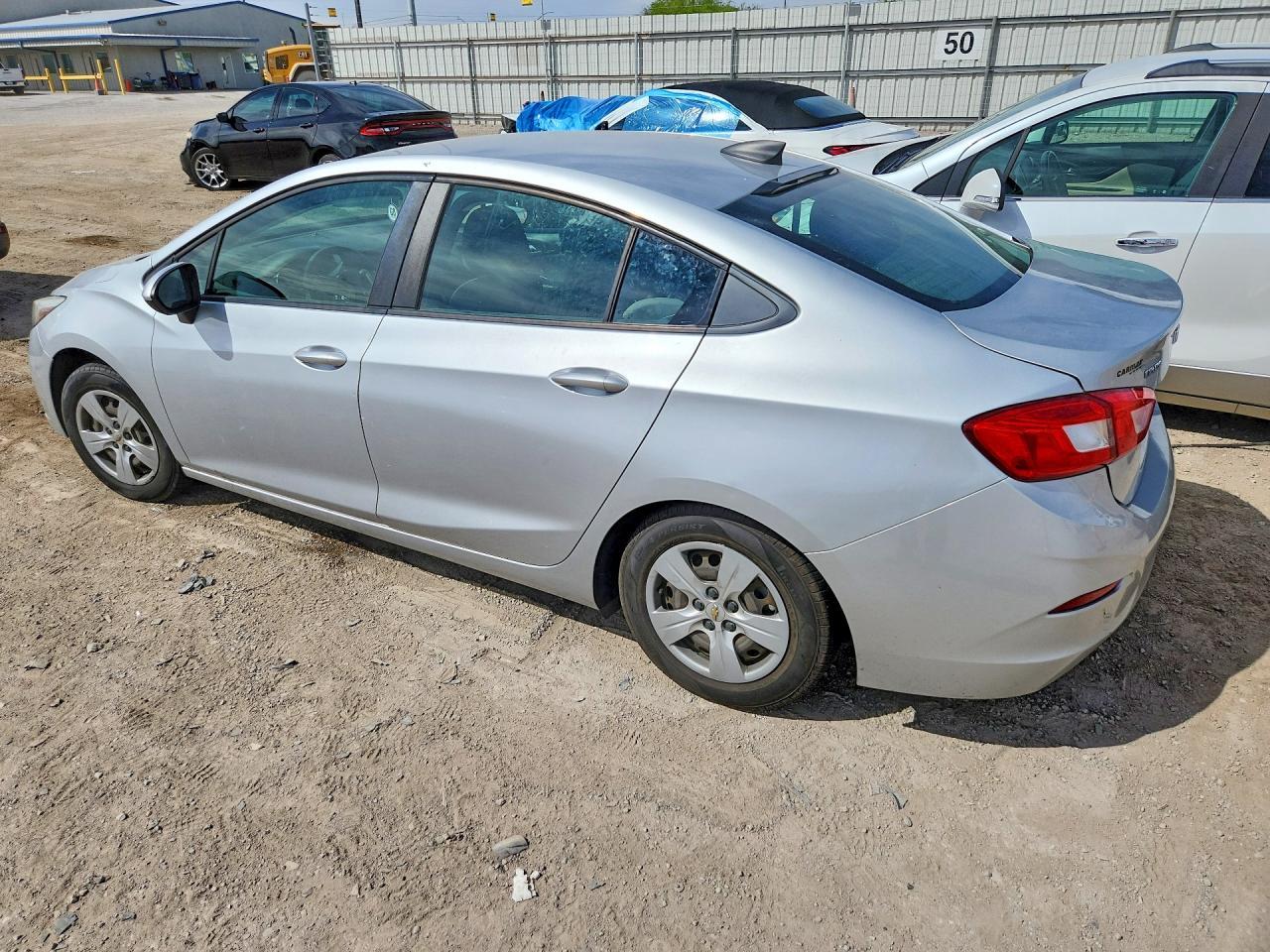 2018 Chevrolet Cruze Ls - zdjęcie 2