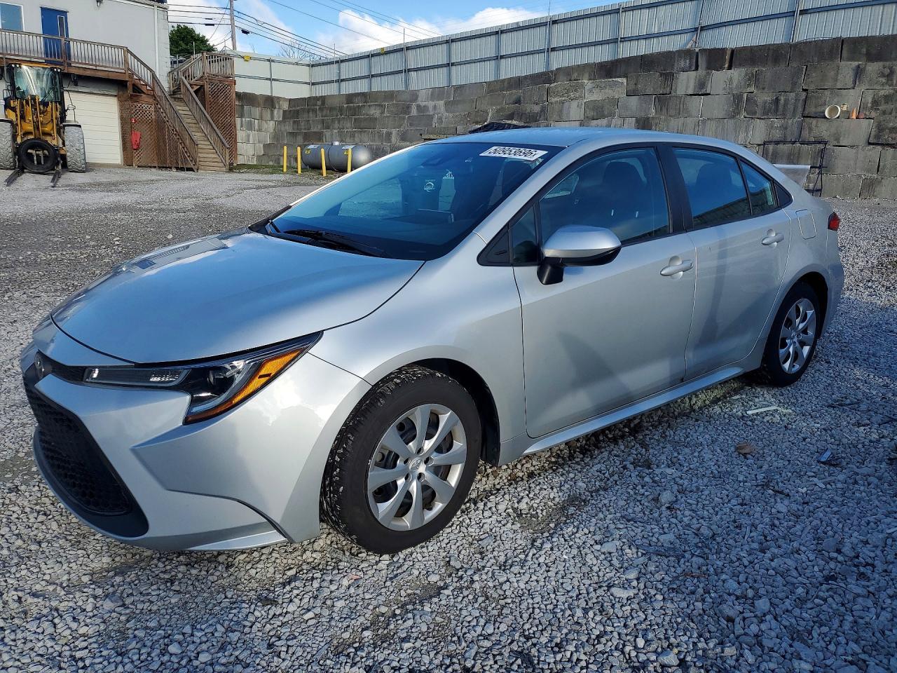 2021 Toyota Corolla Le - zdjęcie główne