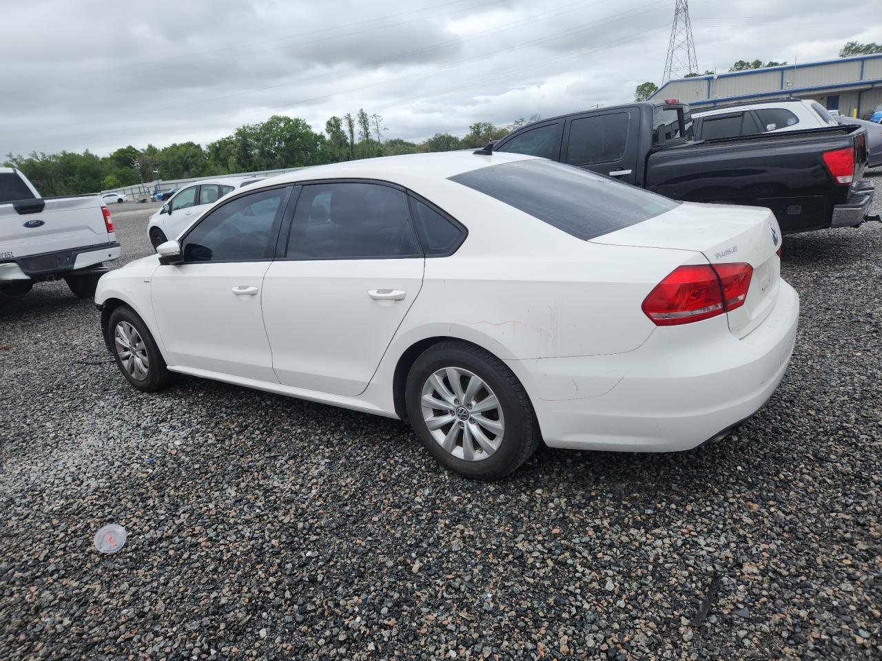 2015 Volkswagen Passat S - zdjęcie 2
