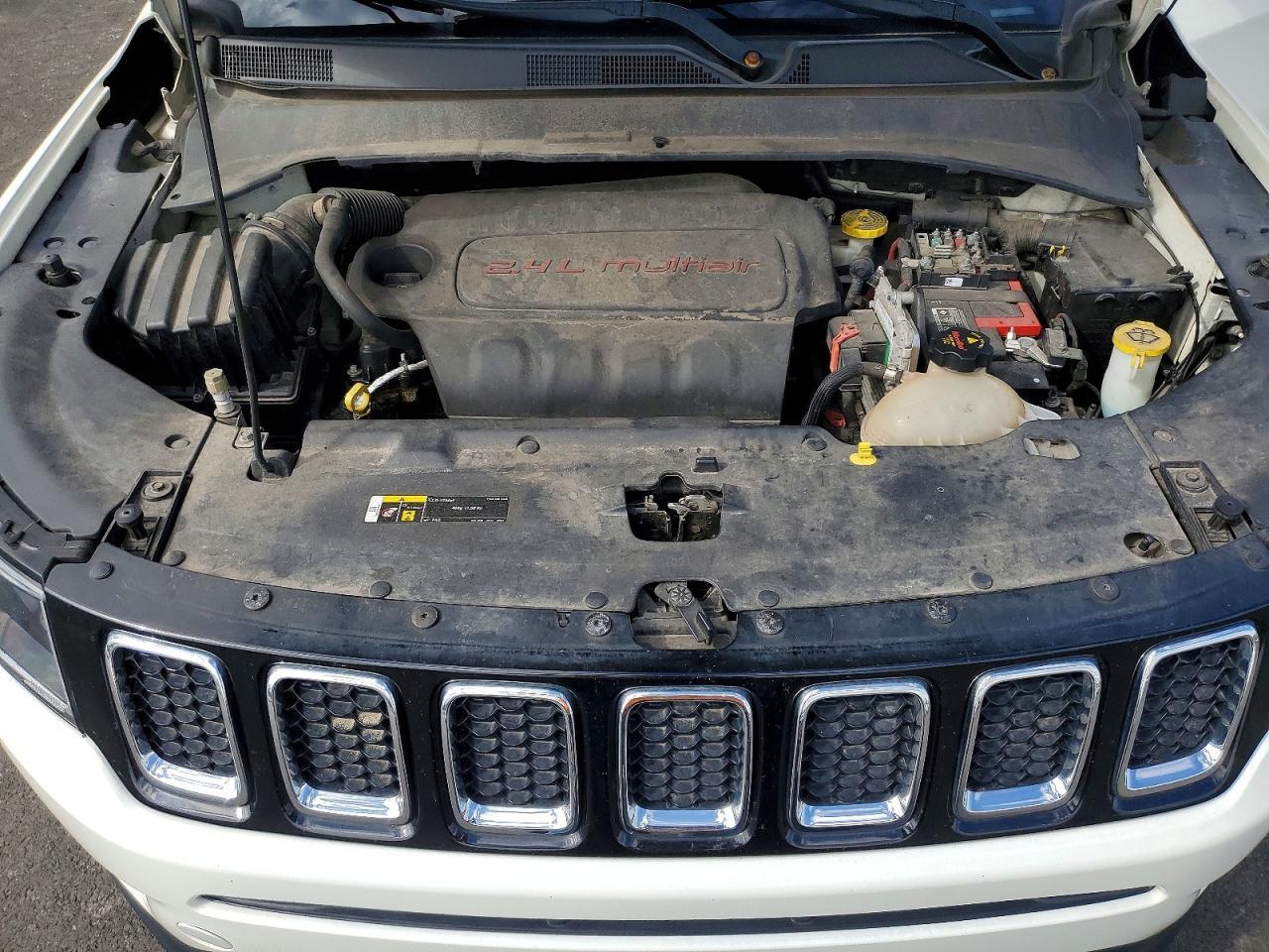 2020 Jeep Compass Latitude - zdjęcie 11