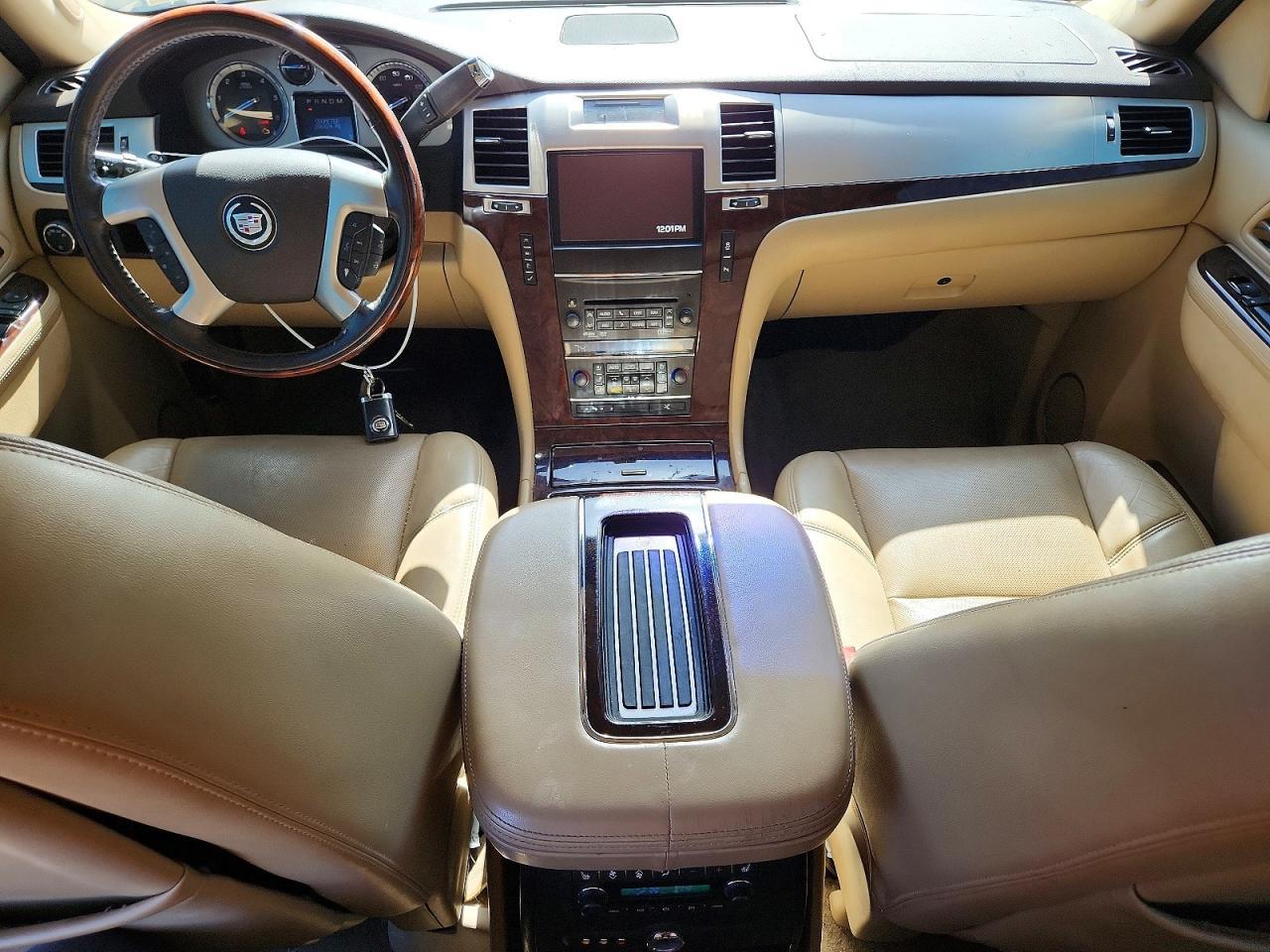 2013 Cadillac Escalade Luxury - zdjęcie 8