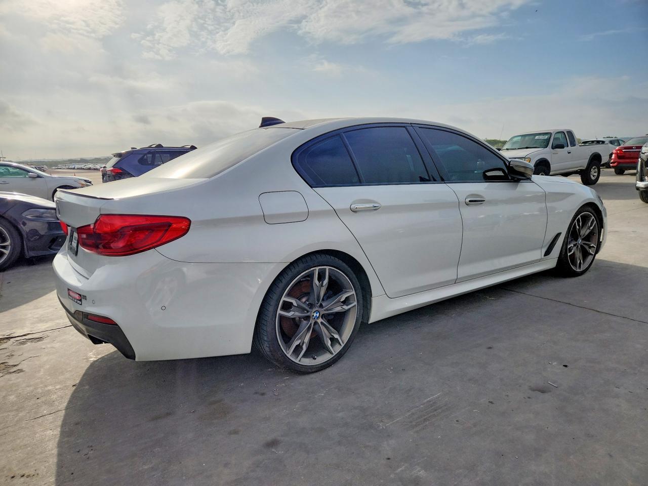 2018 BMW M550Xi - zdjęcie 3