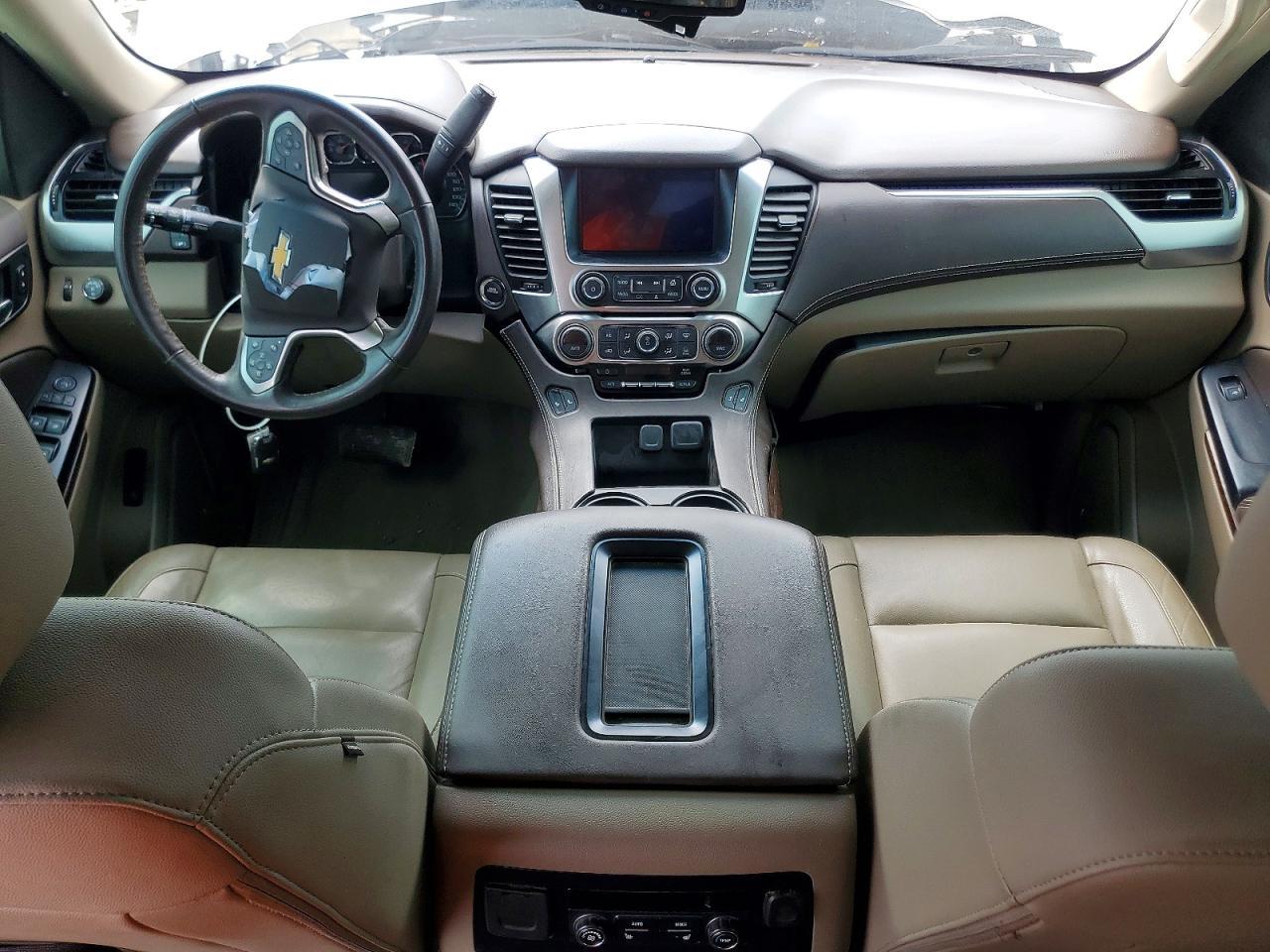 2020 Chevrolet Suburban C1500 Lt - zdjęcie 8