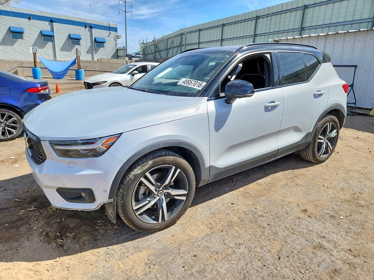 2022 Volvo Xc40 T5 R-Design - zdjęcie główne