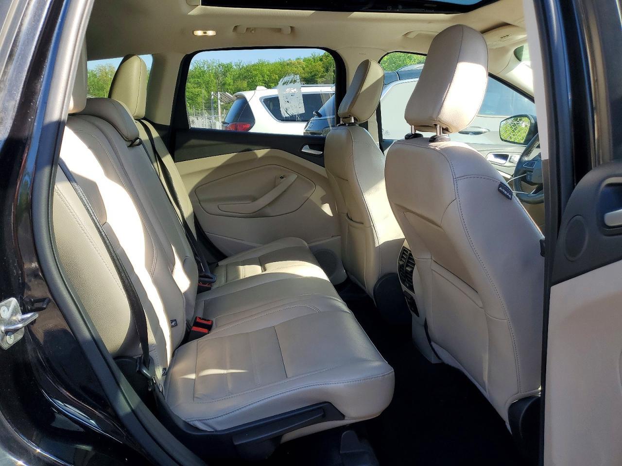 2019 Ford Escape Titanium - zdjęcie 10