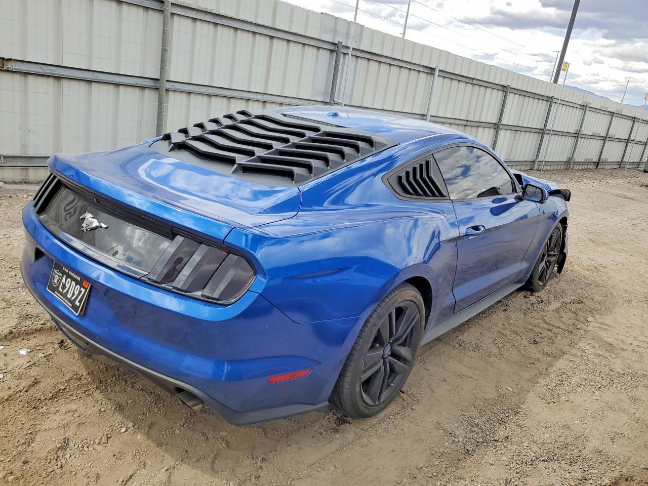 2017 Ford Mustang - zdjęcie 3