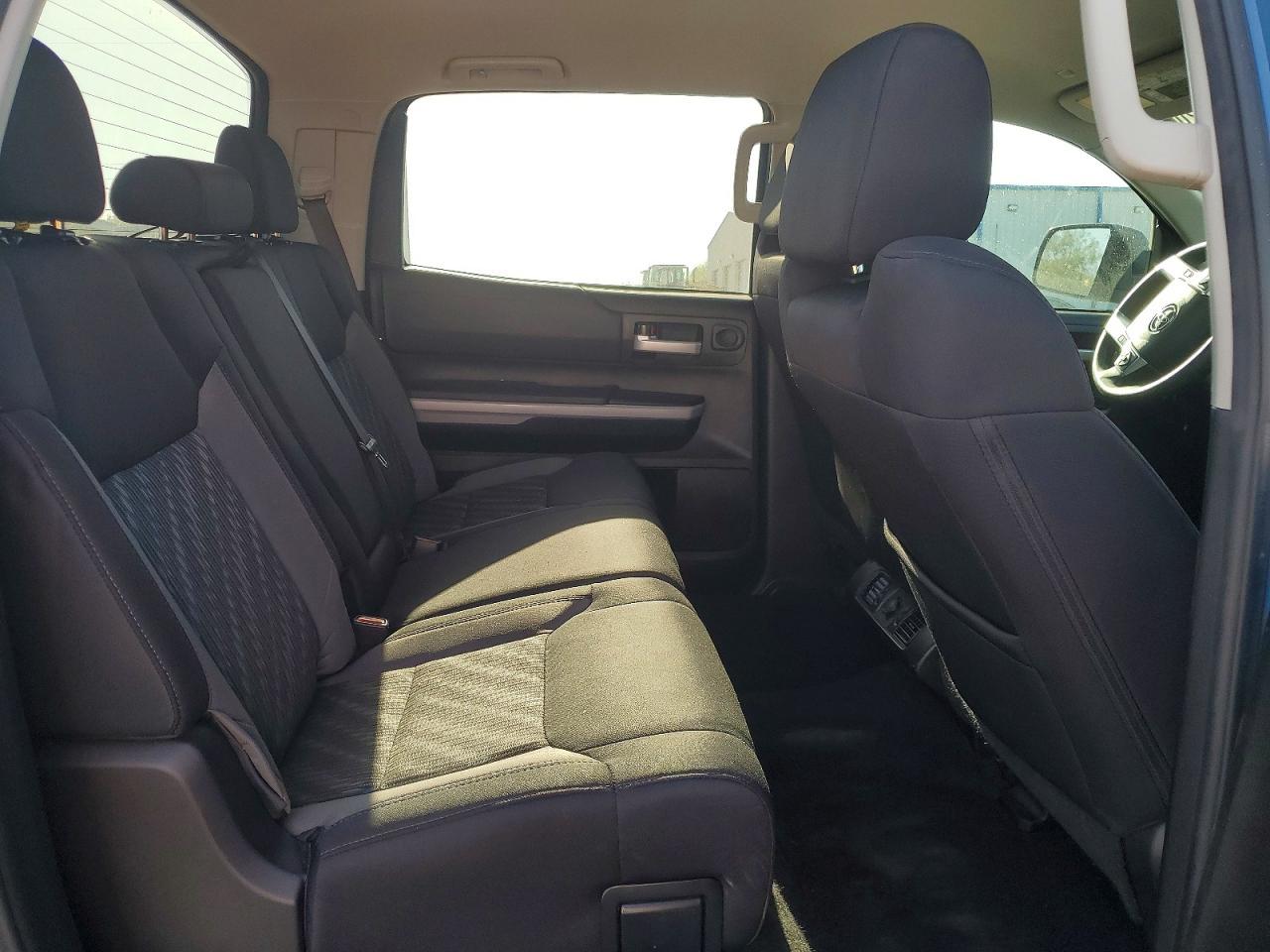 2019 Toyota Tundra Sr5 - zdjęcie 10