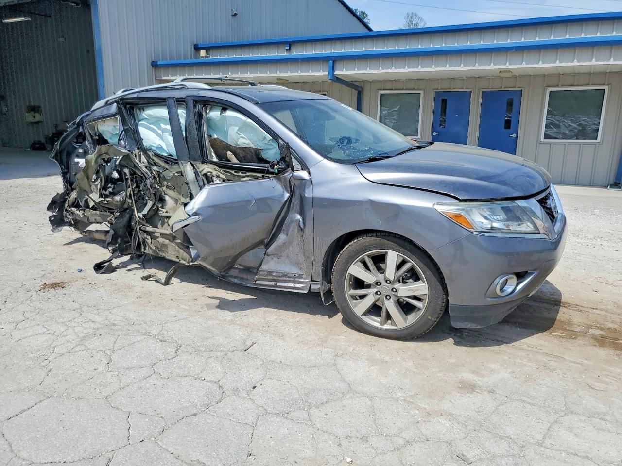 2016 Nissan Pathfinder Platinum - zdjęcie 4