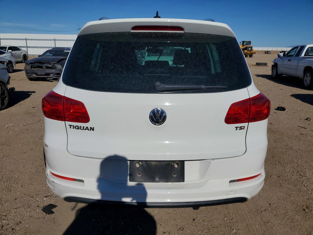 2016 Volkswagen Tiguan S - zdjęcie 6