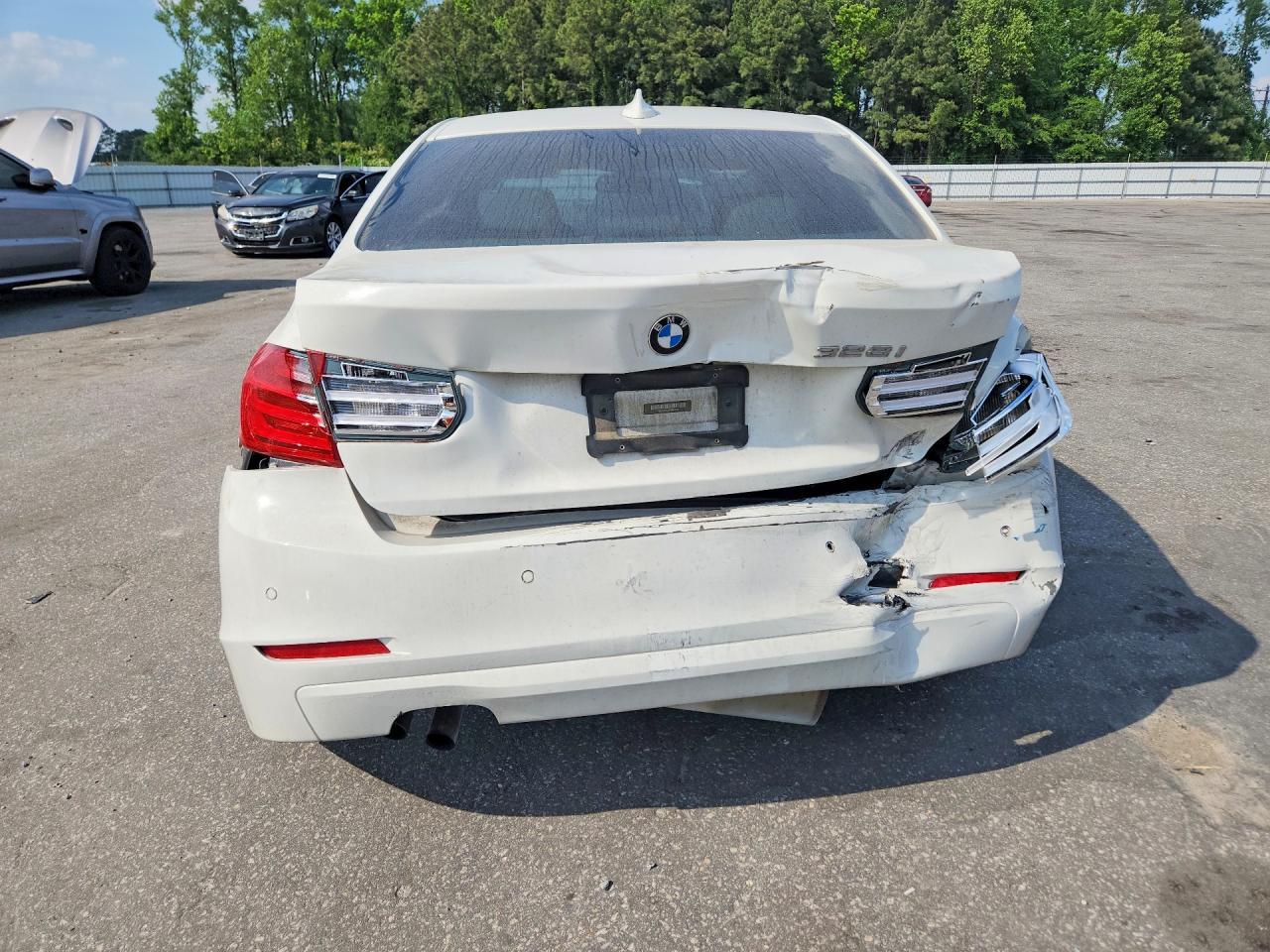 2015 BMW 328 I - zdjęcie 6