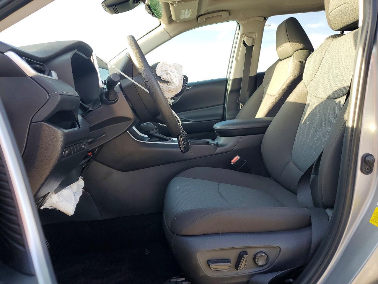 2025 Toyota Rav4 Xle - zdjęcie 7