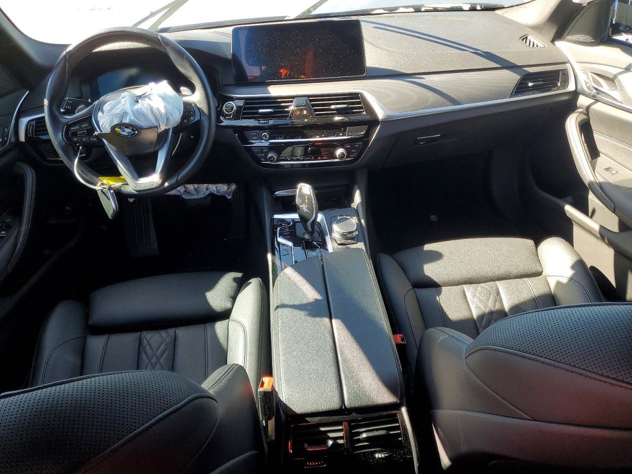 2021 BMW 530 I - zdjęcie 8