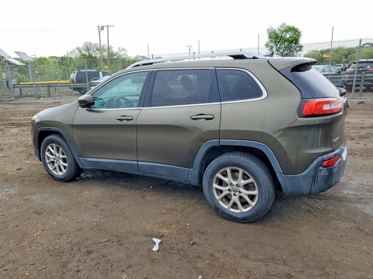 2015 Jeep Cherokee Latitude - zdjęcie 2