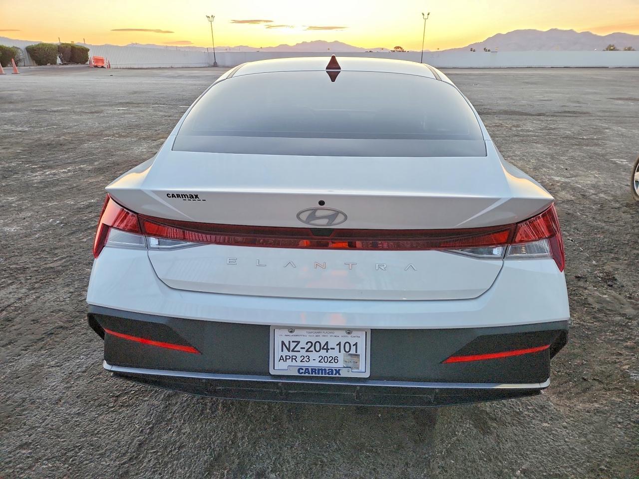 2024 Hyundai Elantra Se - zdjęcie 6