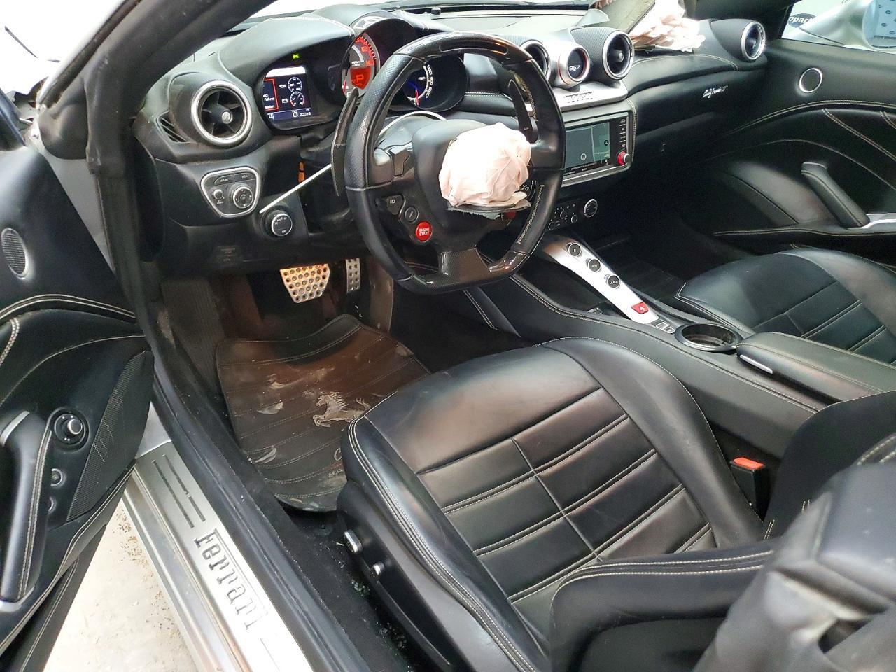 2017 Ferrari California T - zdjęcie 8