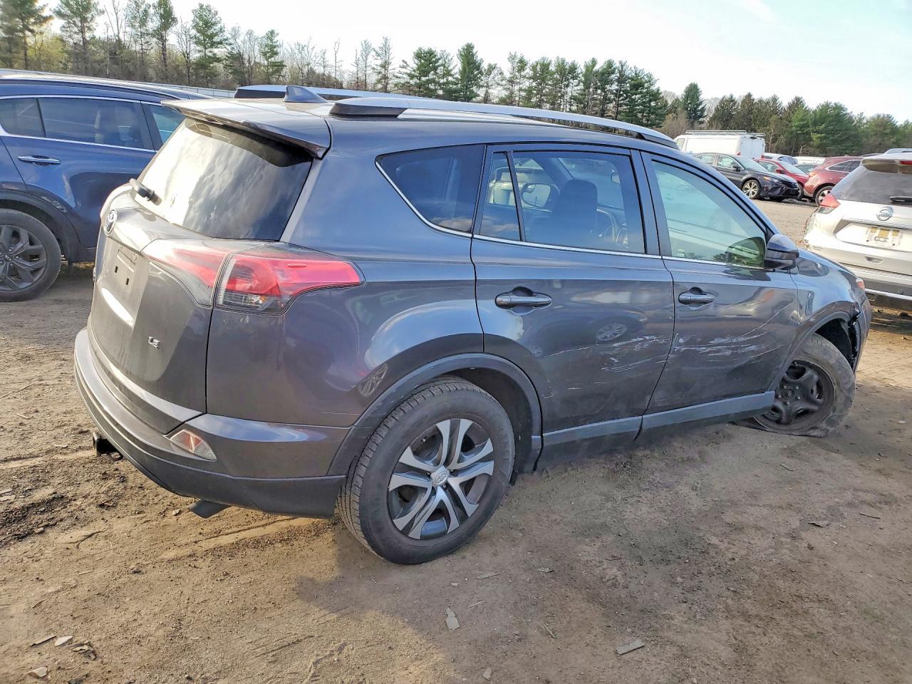 2018 Toyota Rav4 Le - zdjęcie 3