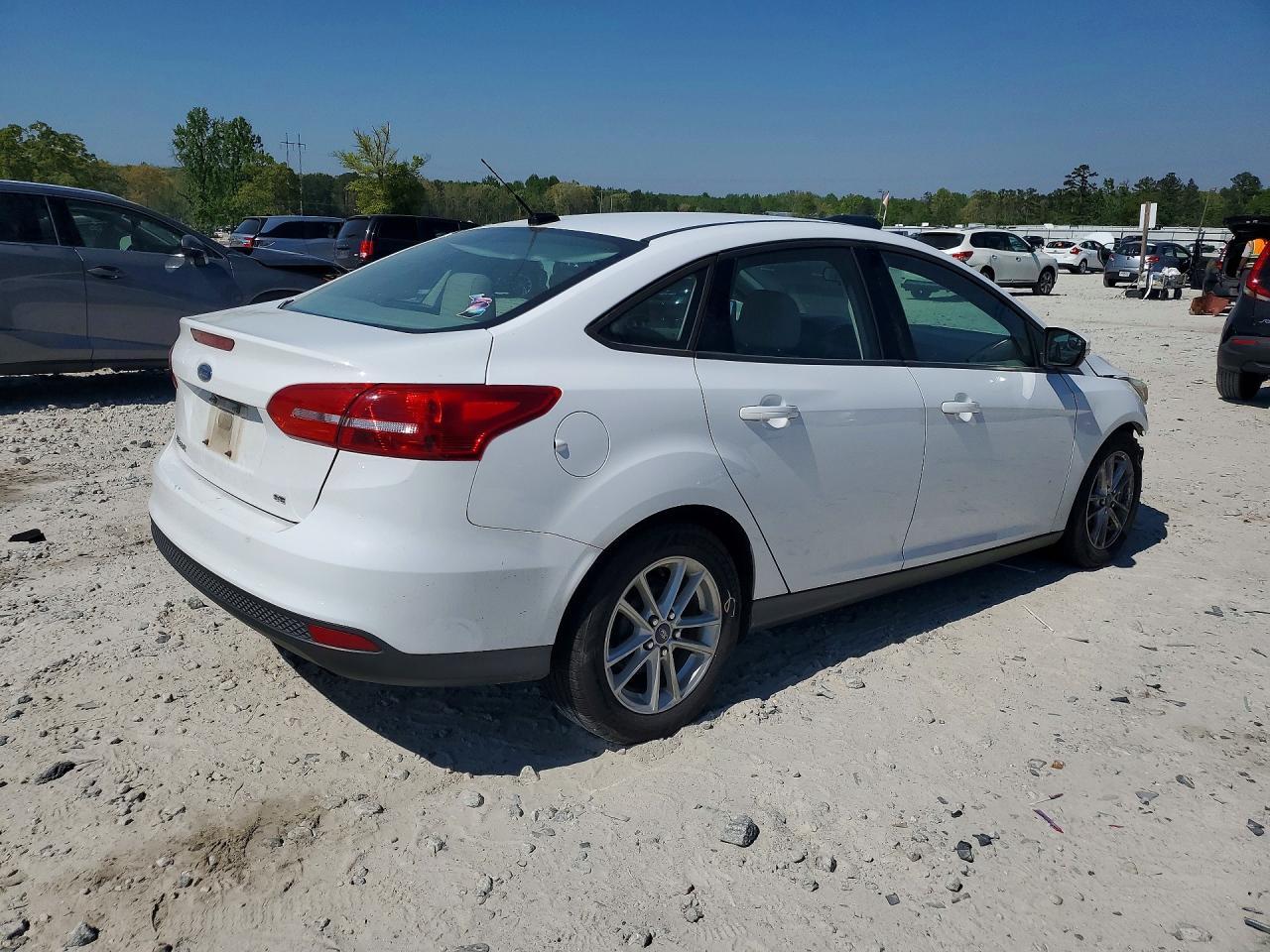 2017 Ford Focus Se - zdjęcie 3